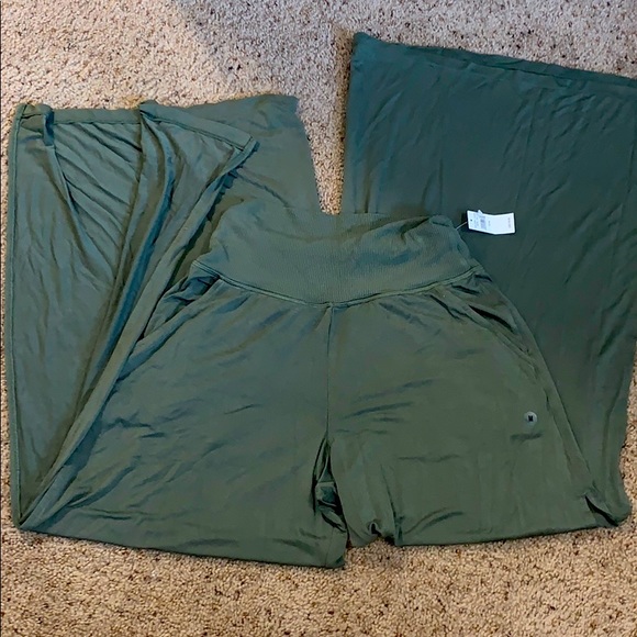 aerie Pants - Olive Green Slit Side Pant